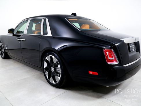 New 2026 Rolls-Royce Phantom Sedan image 8