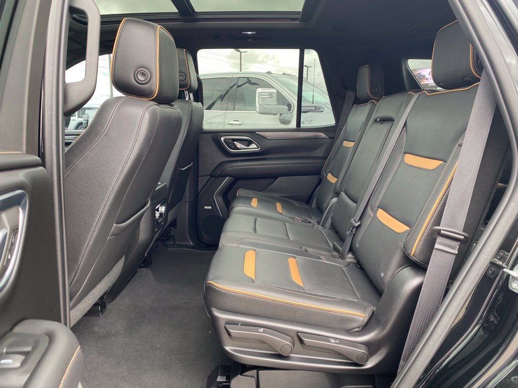 Used 2023 GMC Yukon AT4 w/ AT4 Premium Package AWD/4WD image 13