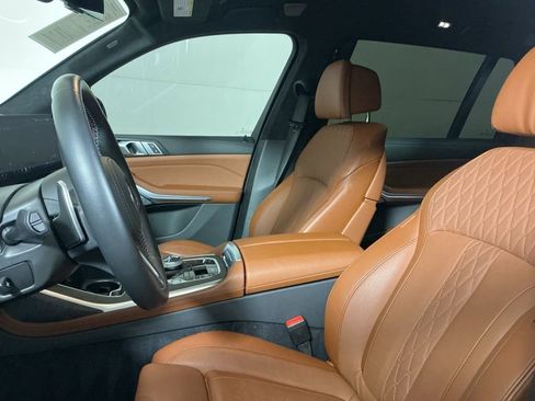 Certified 2025 BMW X7 M60i image 22