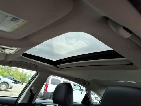 Used 2017 Toyota Avalon XLE Premium w/ All Weather Liner Package FWD image 17