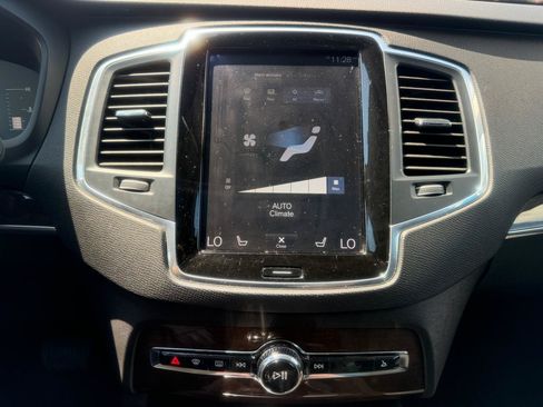 Used 2018 Volvo XC90 T5 Momentum w/ Convenience Package AWD/4WD image 17
