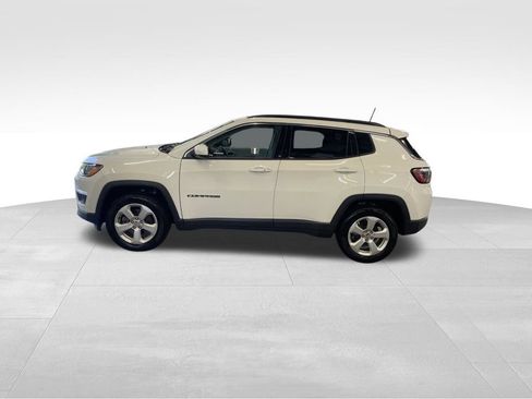 Used 2020 Jeep Compass Latitude w/ Cold Weather Group AWD/4WD image 2