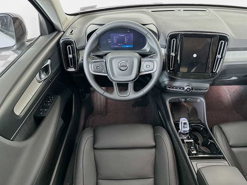 Used 2025 Volvo XC40 B5 Plus w/ Climate Package image 21