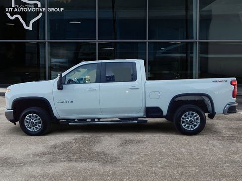 Used 2025 Chevrolet Silverado 2500 LT w/ Convenience Package image 7