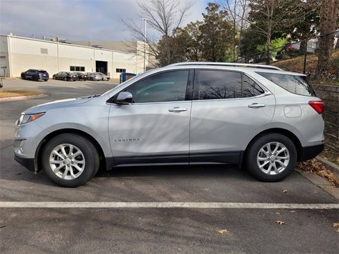 Used 2018 Chevrolet Equinox LT w/ Sun & Infotainment Package image 8