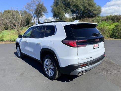 New 2026 GMC Acadia Elevation w/ Elevation Premium Package AWD/4WD image 6