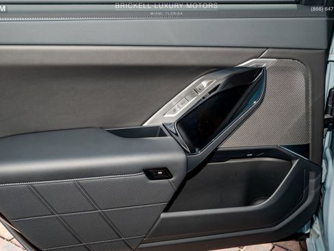 Used 2024 BMW 760i xDrive w/ Executive Package image 18