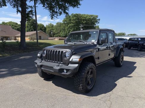 Used 2020 Jeep Gladiator Sport w/ Trailer Tow Package AWD/4WD image 1
