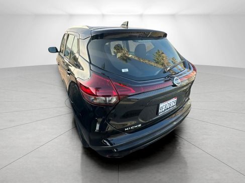 Used 2021 Nissan Kicks SV image 5