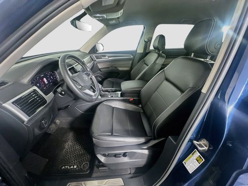 Used 2023 Volkswagen Atlas SE w/ Black Wheel Package FWD image 13