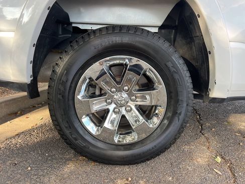 Used 2019 RAM 1500 Laramie image 9