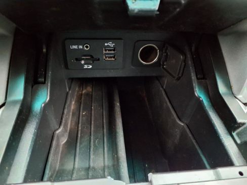 Used 2014 Ford Explorer XLT w/ Equipment Group 202A AWD/4WD image 8