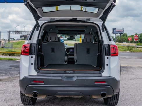 Used 2017 GMC Acadia SLT AWD/4WD image 12