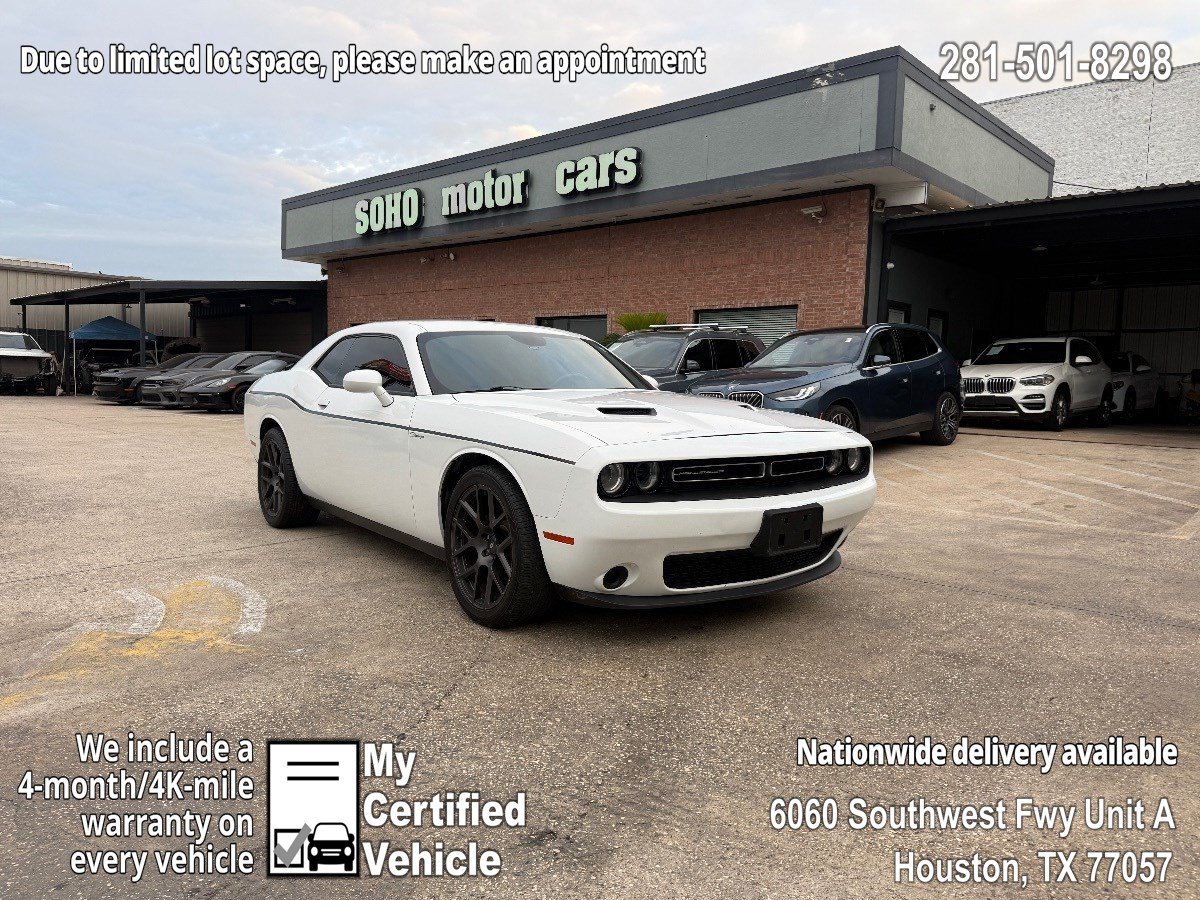 Used 2015 Dodge Challenger SXT w/ Driver Convenience Group RWD image 1