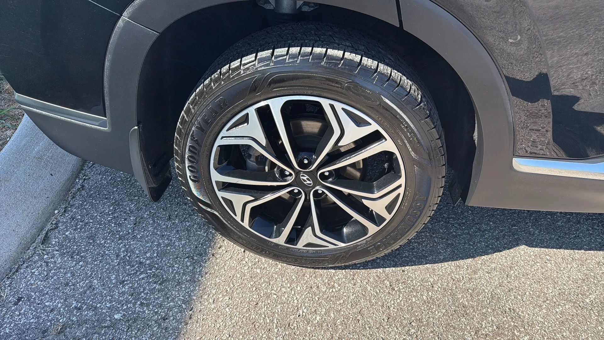 Used 2020 Hyundai Santa Fe SEL FWD image 10