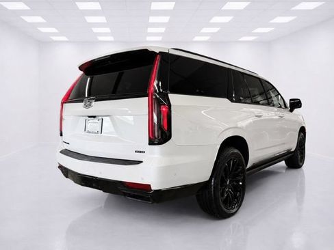 Used 2023 Cadillac Escalade ESV Sport Platinum w/ LPO, ONYX Package AWD/4WD image 12