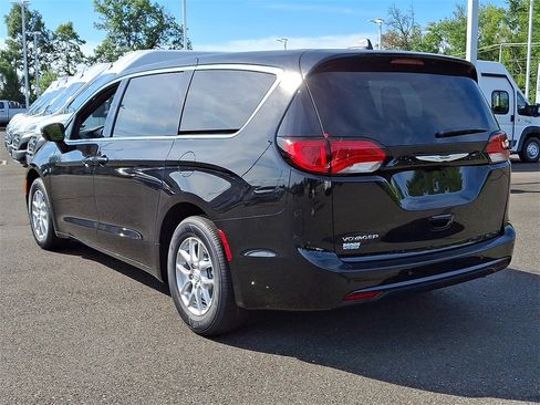 New 2026 Chrysler Voyager LX image 6