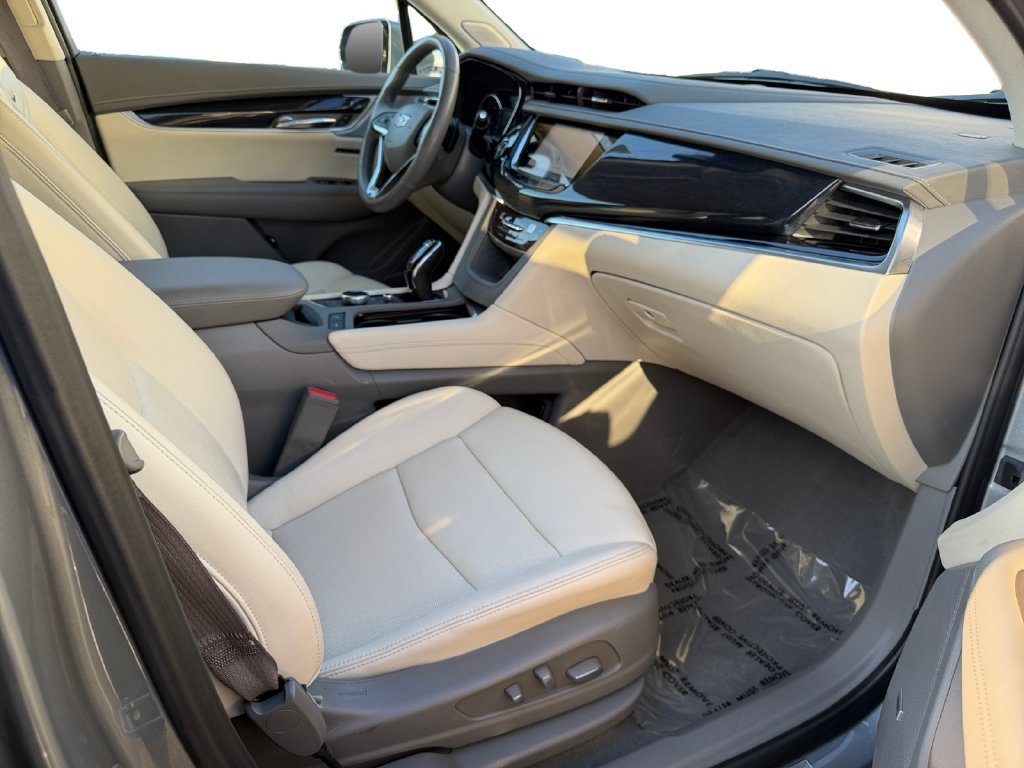 Used 2024 Cadillac XT6 Premium Luxury AWD/4WD image 8
