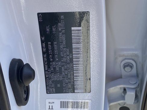 Certified 2024 Toyota Highlander LE image 38