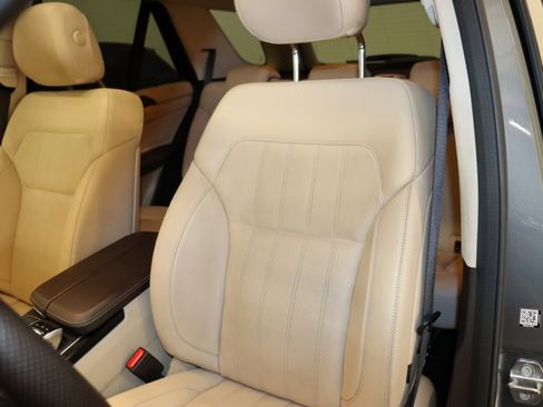 Used 2019 Mercedes-Benz GLE 400 4MATIC image 10