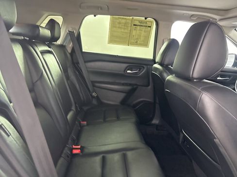 Used 2025 Nissan Rogue SL w/ Tech Package image 28