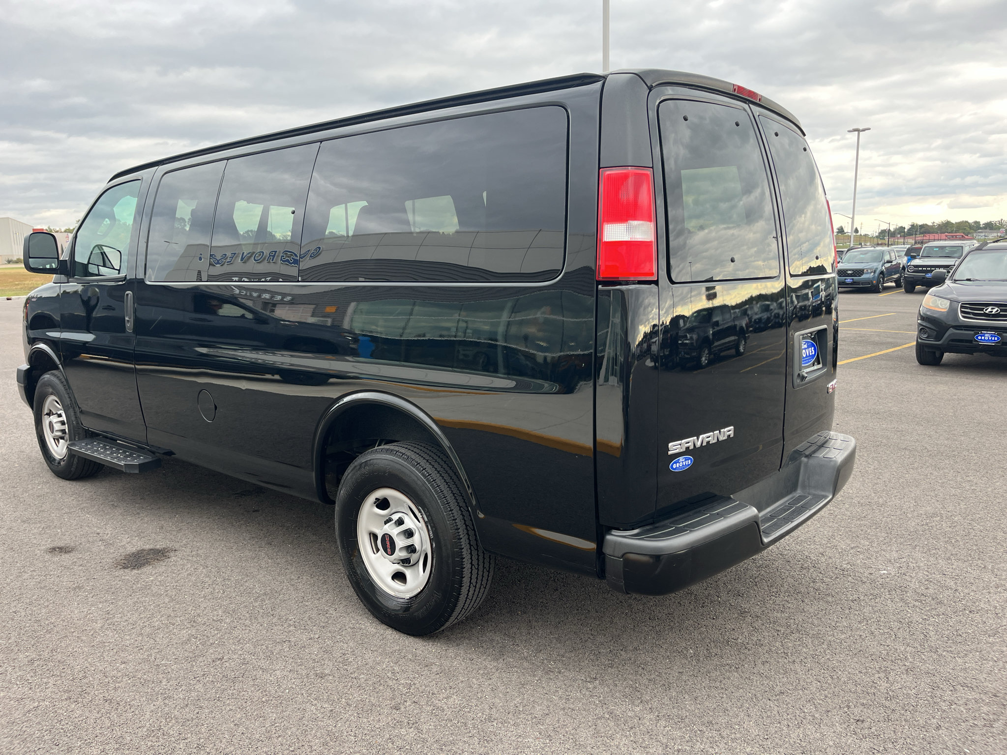 Used 2022 GMC Savana 2500 LS RWD image 7