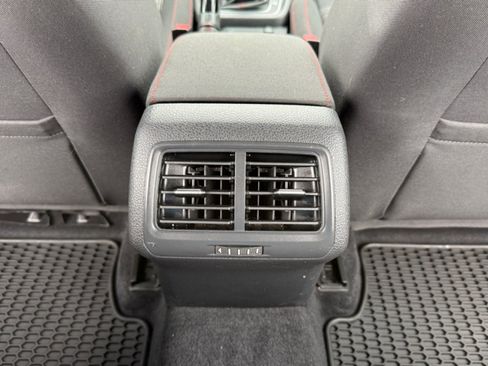 Used 2015 Volkswagen GTI SE FWD image 20