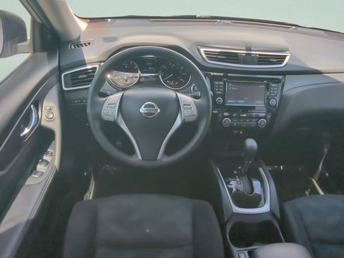 Used 2016 Nissan Rogue SV w/ SV Premium Package FWD image 12