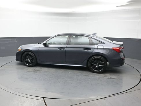 Used 2023 Honda Civic Sport image 3