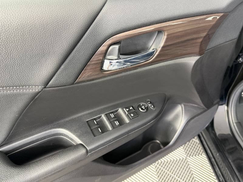 Used 2017 Honda Accord EX image 82