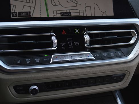 Used 2019 BMW 330i Sedan w/ Premium Package image 22