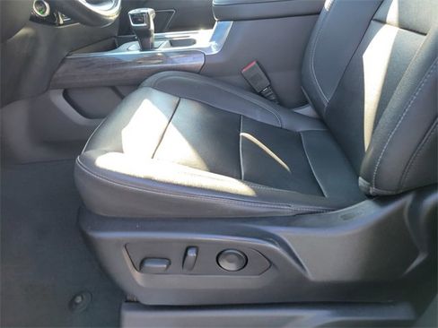 Certified 2022 Chevrolet Silverado 1500 LTZ w/ LTZ Convenience Package II image 13