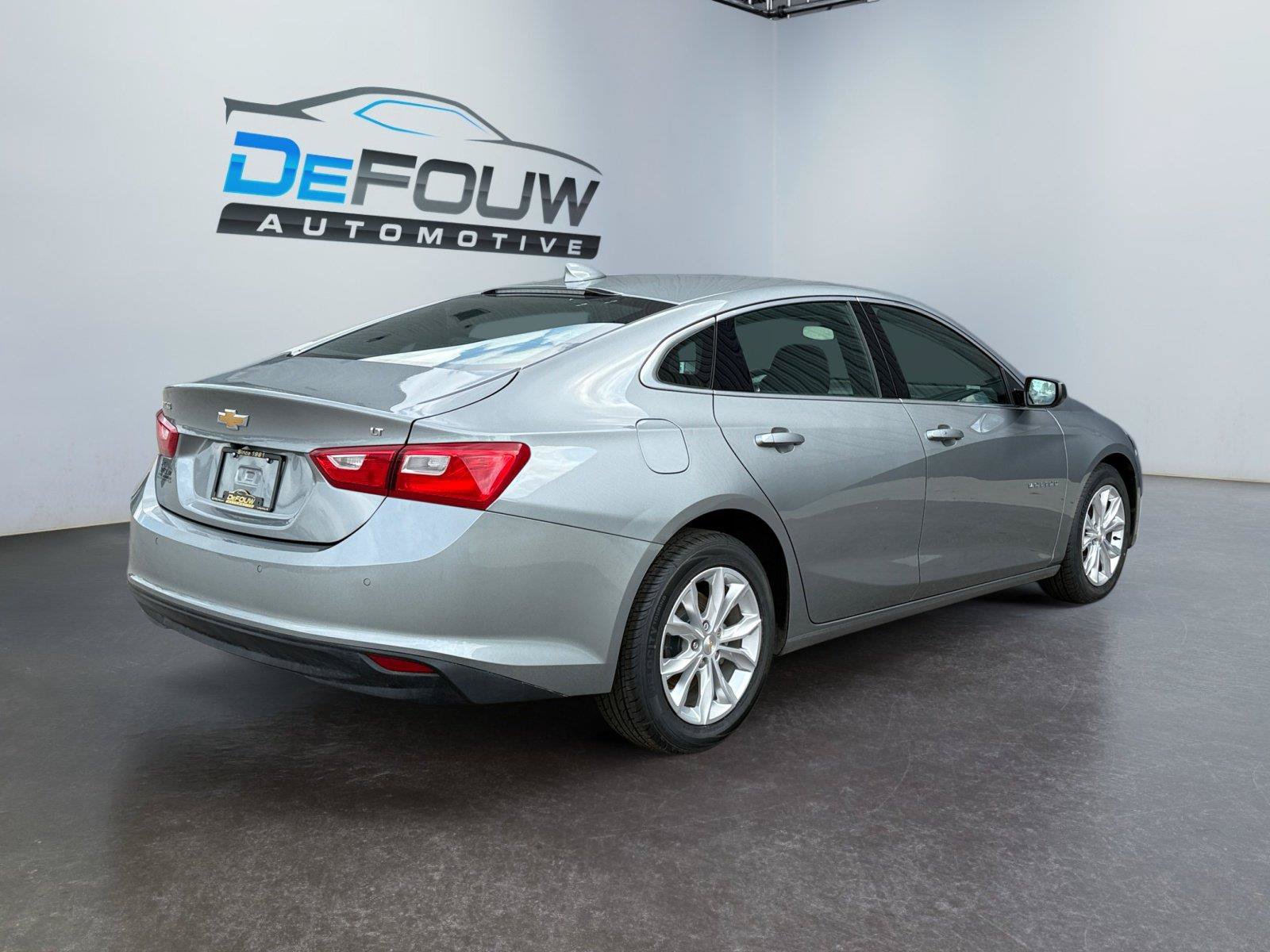 Used 2024 Chevrolet Malibu LT FWD image 3