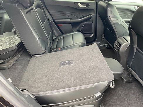 Certified 2025 Ford Escape Platinum AWD/4WD image 43