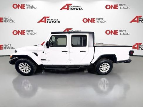 Used 2023 Jeep Gladiator Sport image 4