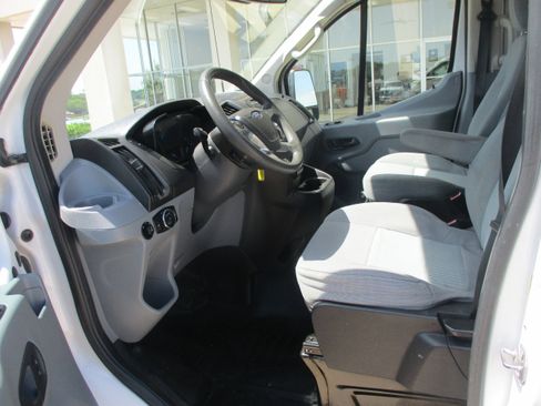 Used 2016 Ford Transit 250 130 Low Roof w/ Exterior Upgrade Package RWD image 2