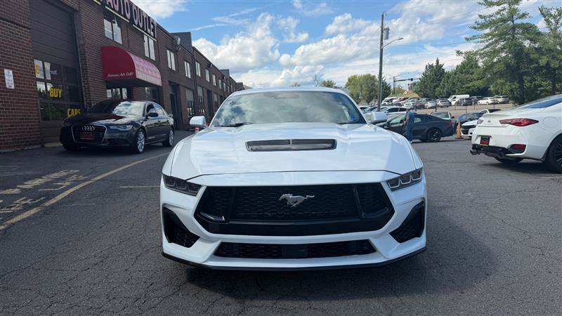 Used 2024 Ford Mustang GT RWD image 3