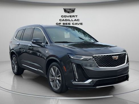 Used 2022 Cadillac XT6 Premium Luxury image 1