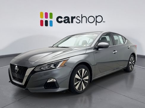 Used 2022 Nissan Altima 2.5 SV w/ SV Premium Package FWD image 1