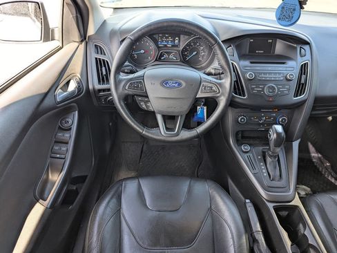 Used 2015 Ford Focus SE w/ Equipment Group 201A FWD image 27