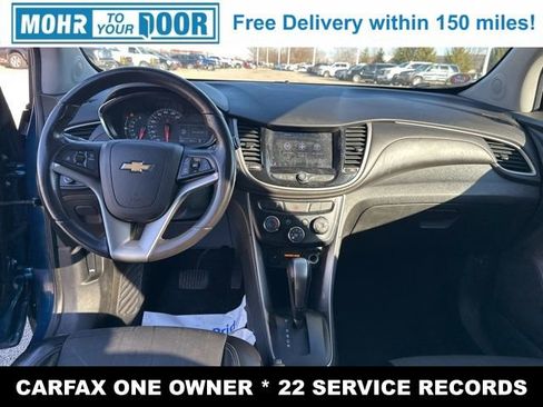 Used 2020 Chevrolet Trax LT w/ LT Convenience Package image 32