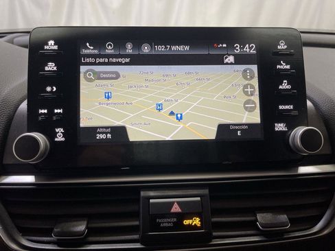 Used 2018 Honda Accord Touring image 18