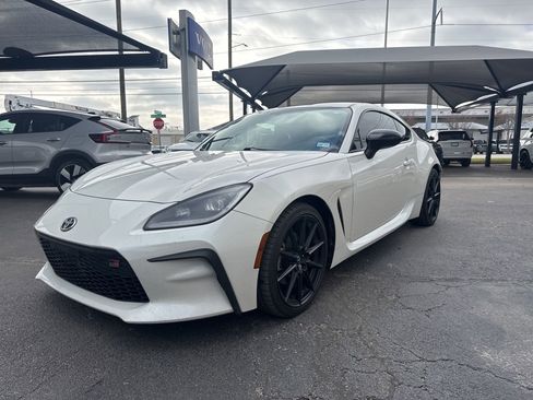 Used 2022 Toyota GR86 Premium image 1