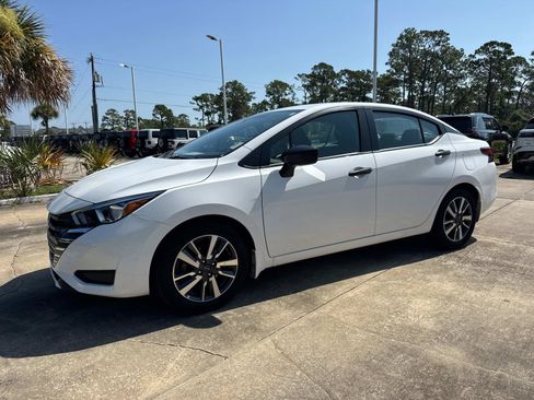 Used 2024 Nissan Versa S w/ S Plus Package FWD image 7