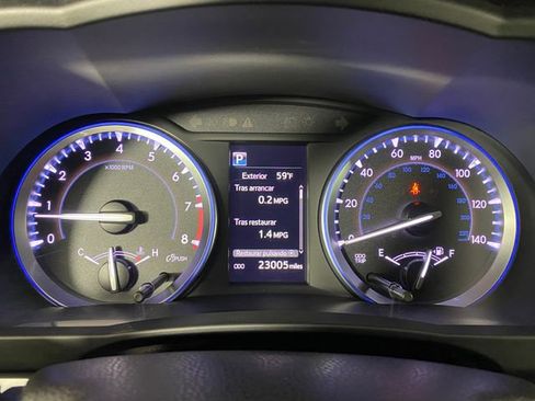 Used 2018 Toyota Highlander XLE image 22