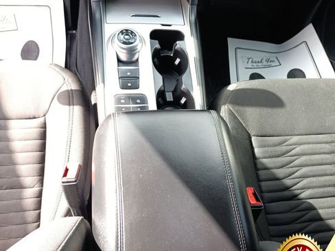 Used 2021 Ford Explorer XLT image 29