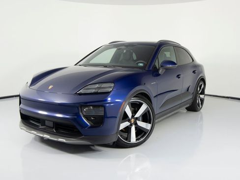 Certified 2025 Porsche Macan 4 Electric image 6