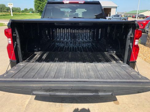 Used 2024 Chevrolet Silverado 1500 LT AWD/4WD image 9