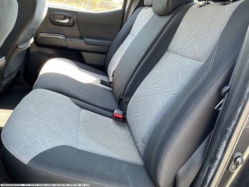 Used 2022 Toyota Tacoma TRD Sport w/ Technology Package RWD image 9
