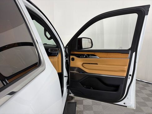 Used 2023 Jeep Grand Wagoneer L Series III w/ Rear Seat Video Group 1 image 32